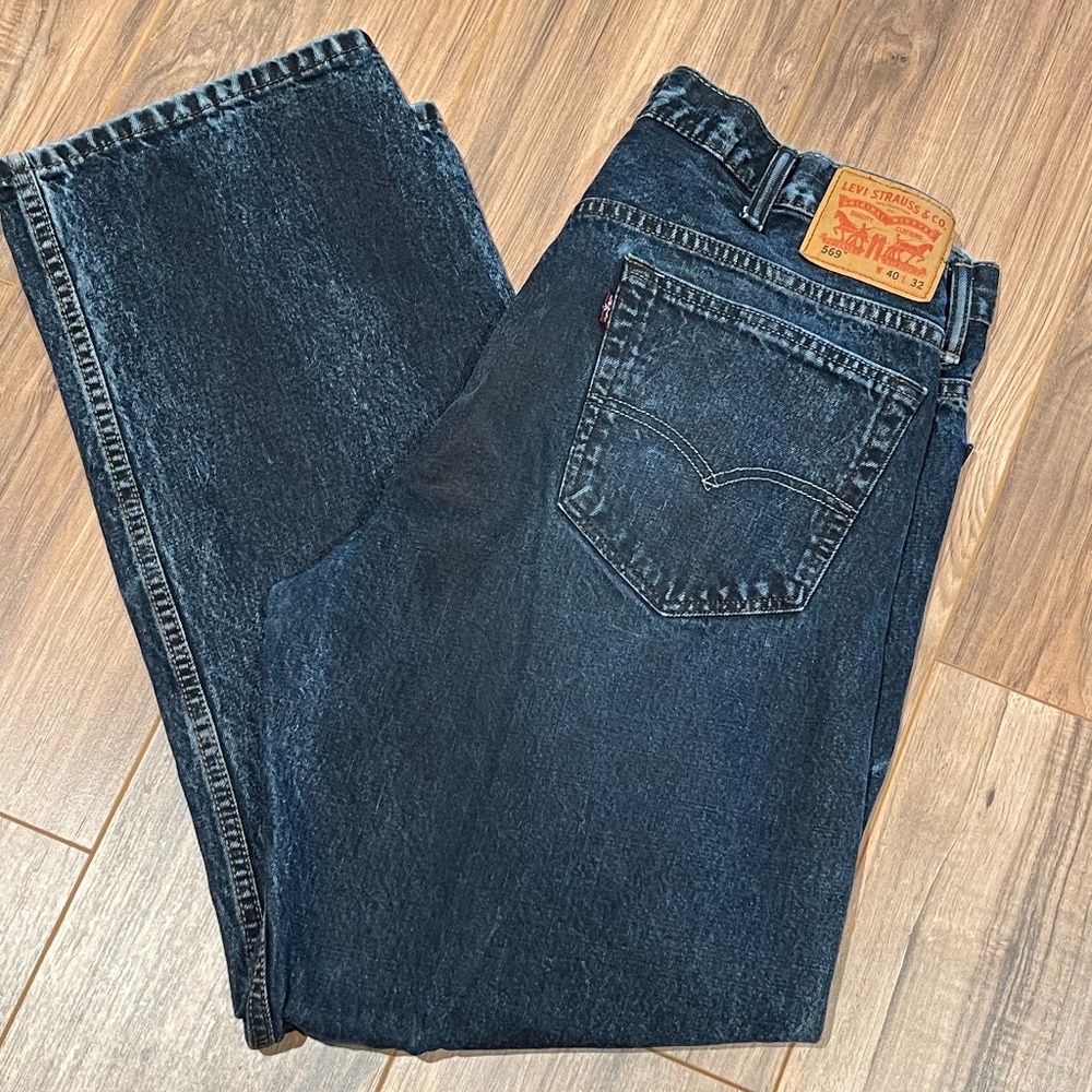 Levi's 569 Jeans. 40 x 32. EUC!